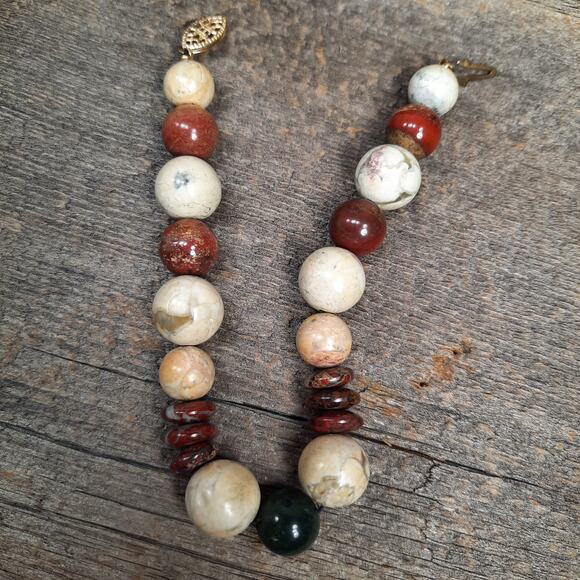 Boho Stone Bracelet W/Green Center Stone - Picture 5 of 6